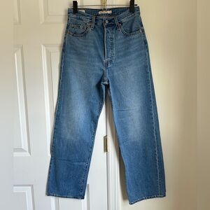 Levi’s Ribcage Crop Jeans